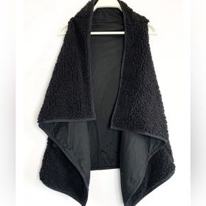 Francesca's Miami Black Sherpa Teddy Waterfall Collar Vest - Size L